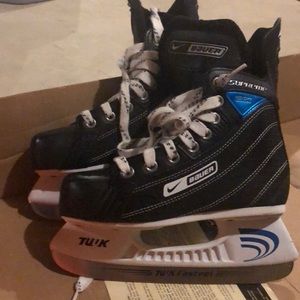 Bauer supreme hockey skates